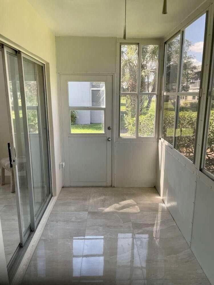 KINGS POINT FLANDERS COND - Residential Lease