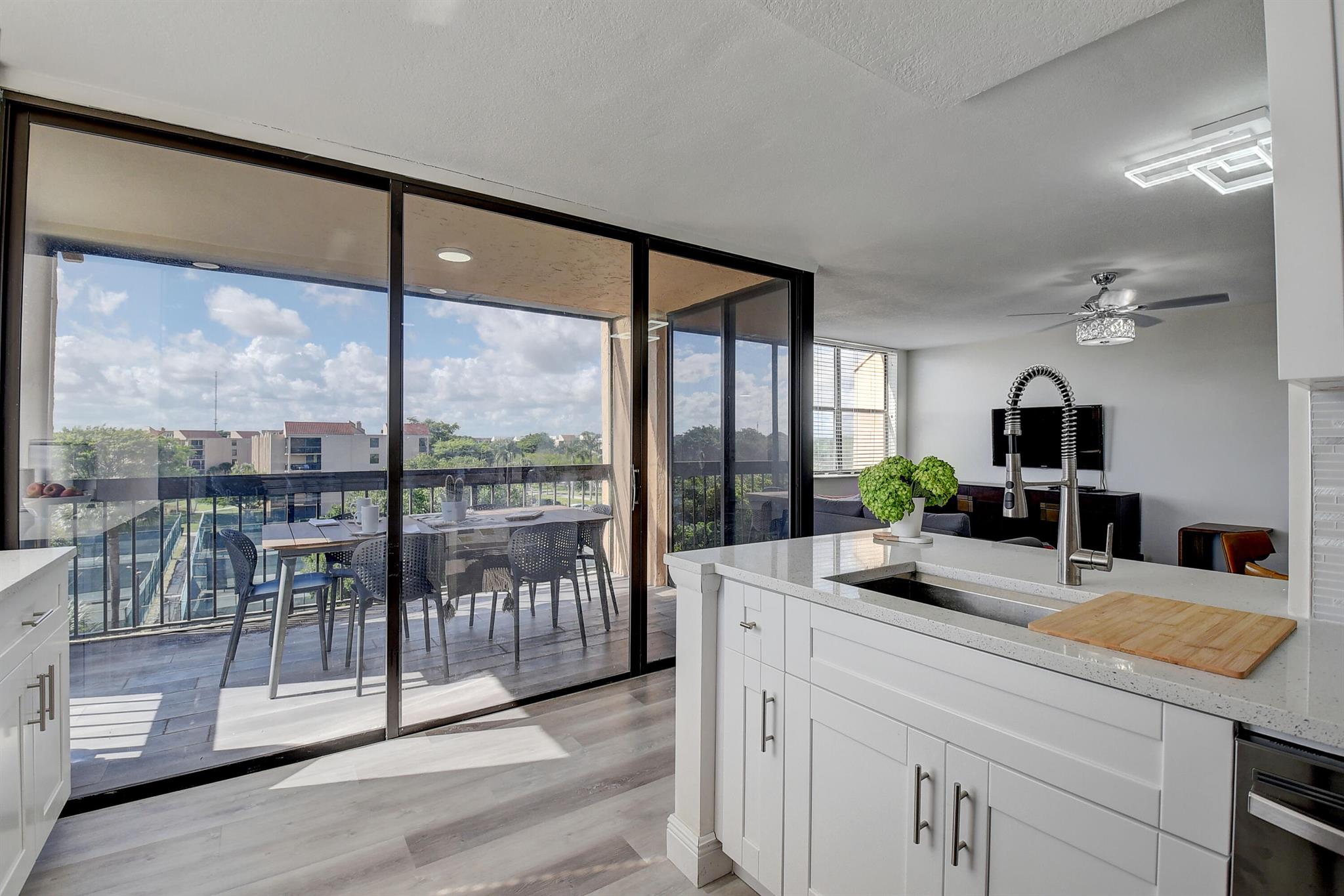600 Egret 7505 Circle 7505
