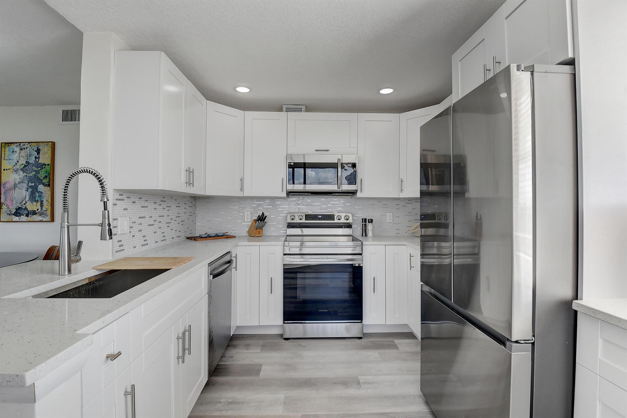 600 Egret 7505 Circle 7505