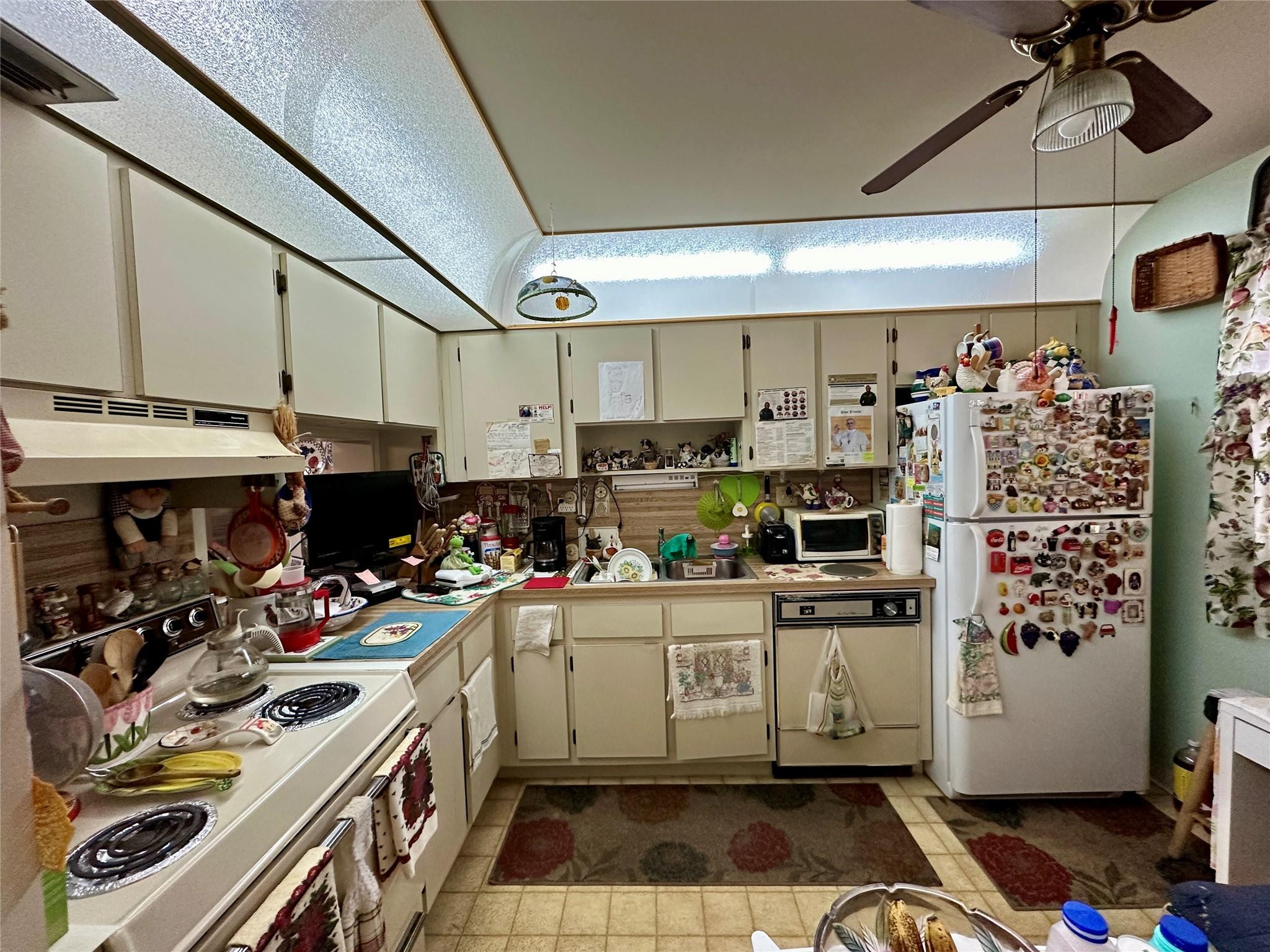 LAKES OF CARRIAGE HILLS - Residential