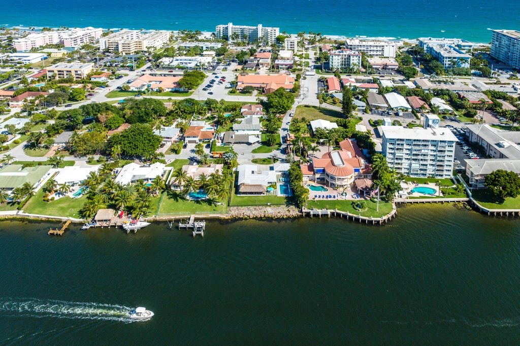 Photo of 541 SE 18th Avenue, Deerfield Beach, FL 33441 (MLS # R11167743)