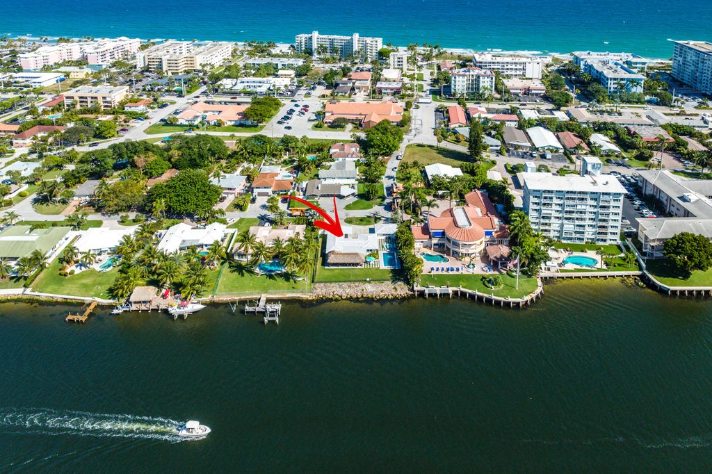 Photo of 541 SE 18th Avenue, Deerfield Beach, FL 33441 (MLS # R11167743)