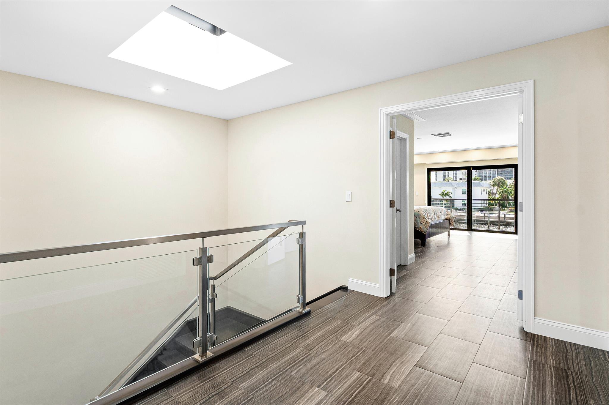 YACHTSMANS COVE TOWNHOUSE - Residential