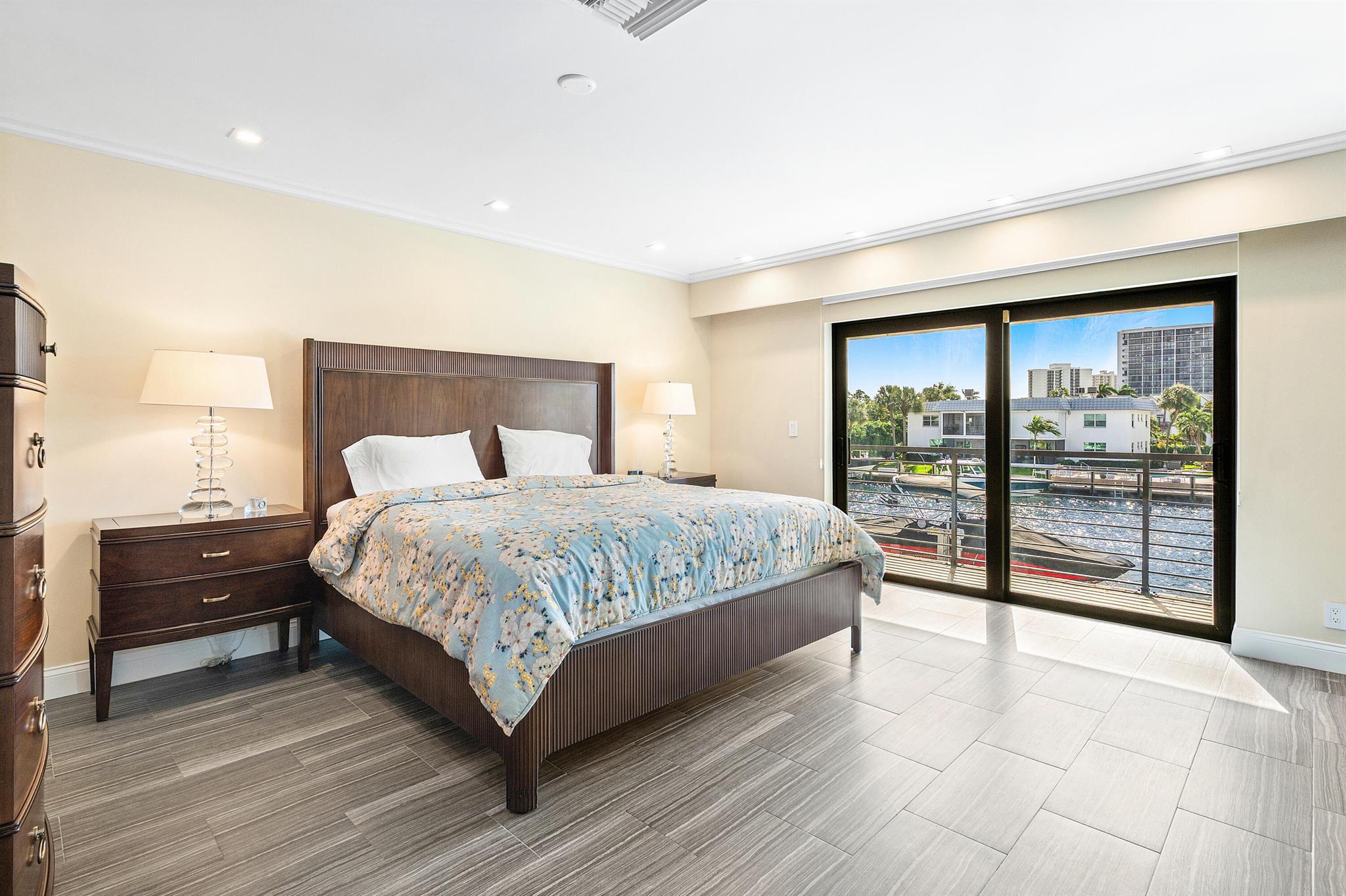 YACHTSMANS COVE TOWNHOUSE - Residential