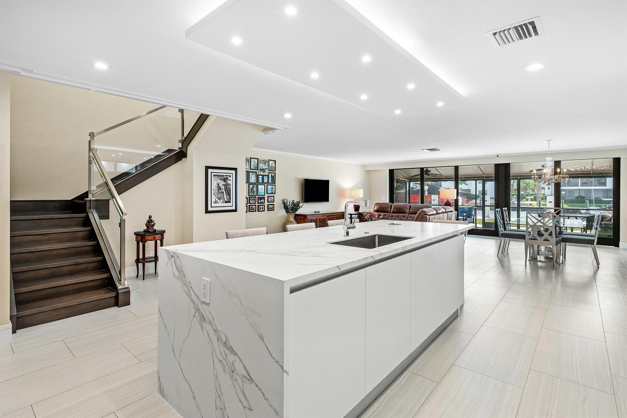 YACHTSMANS COVE TOWNHOUSE - Residential