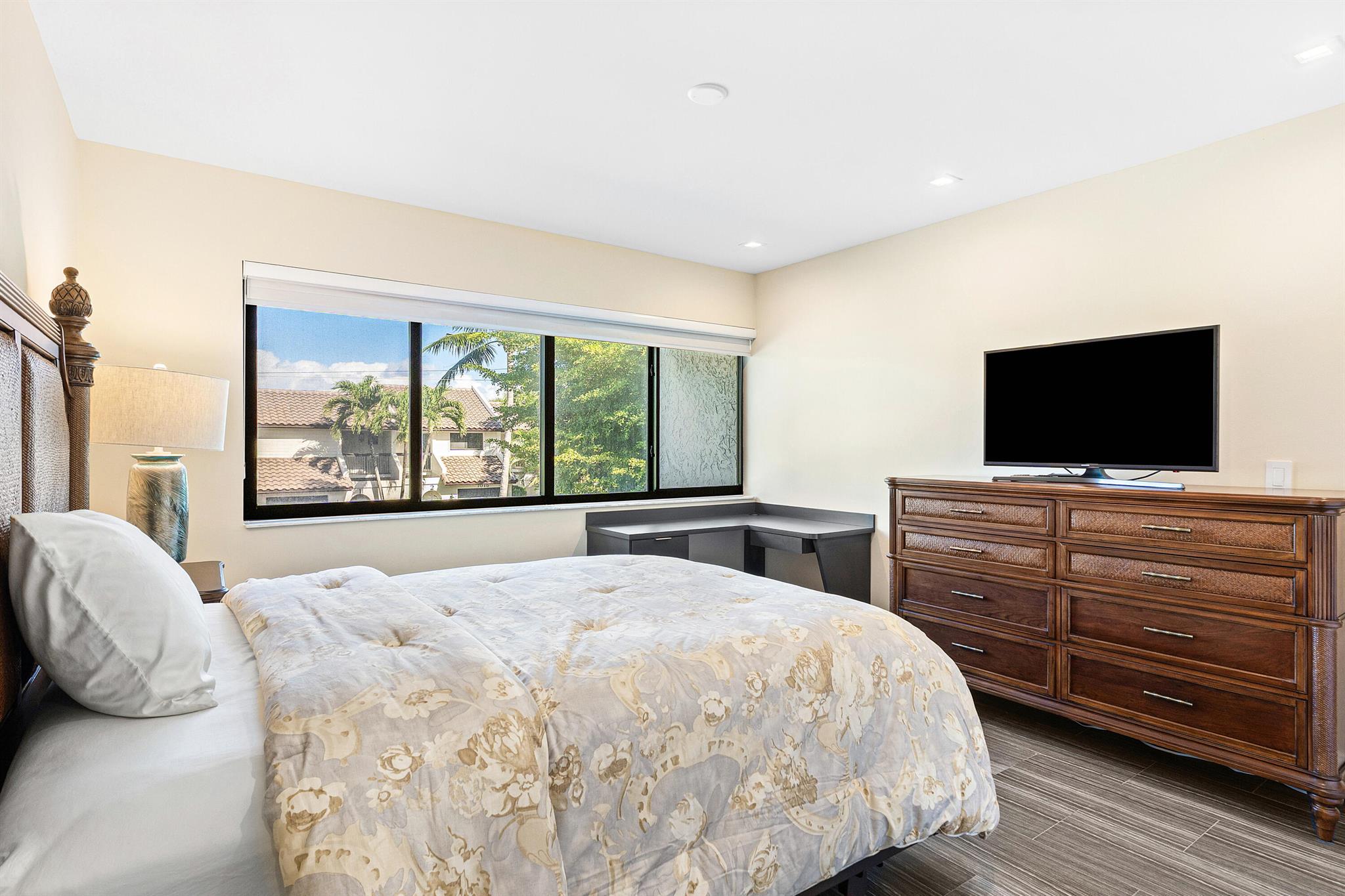 YACHTSMANS COVE TOWNHOUSE - Residential