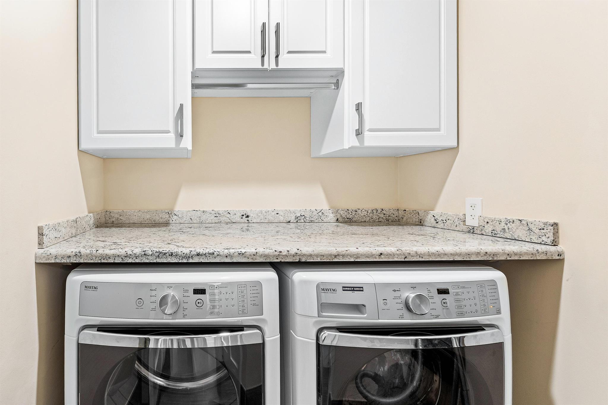 YACHTSMANS COVE TOWNHOUSE - Residential