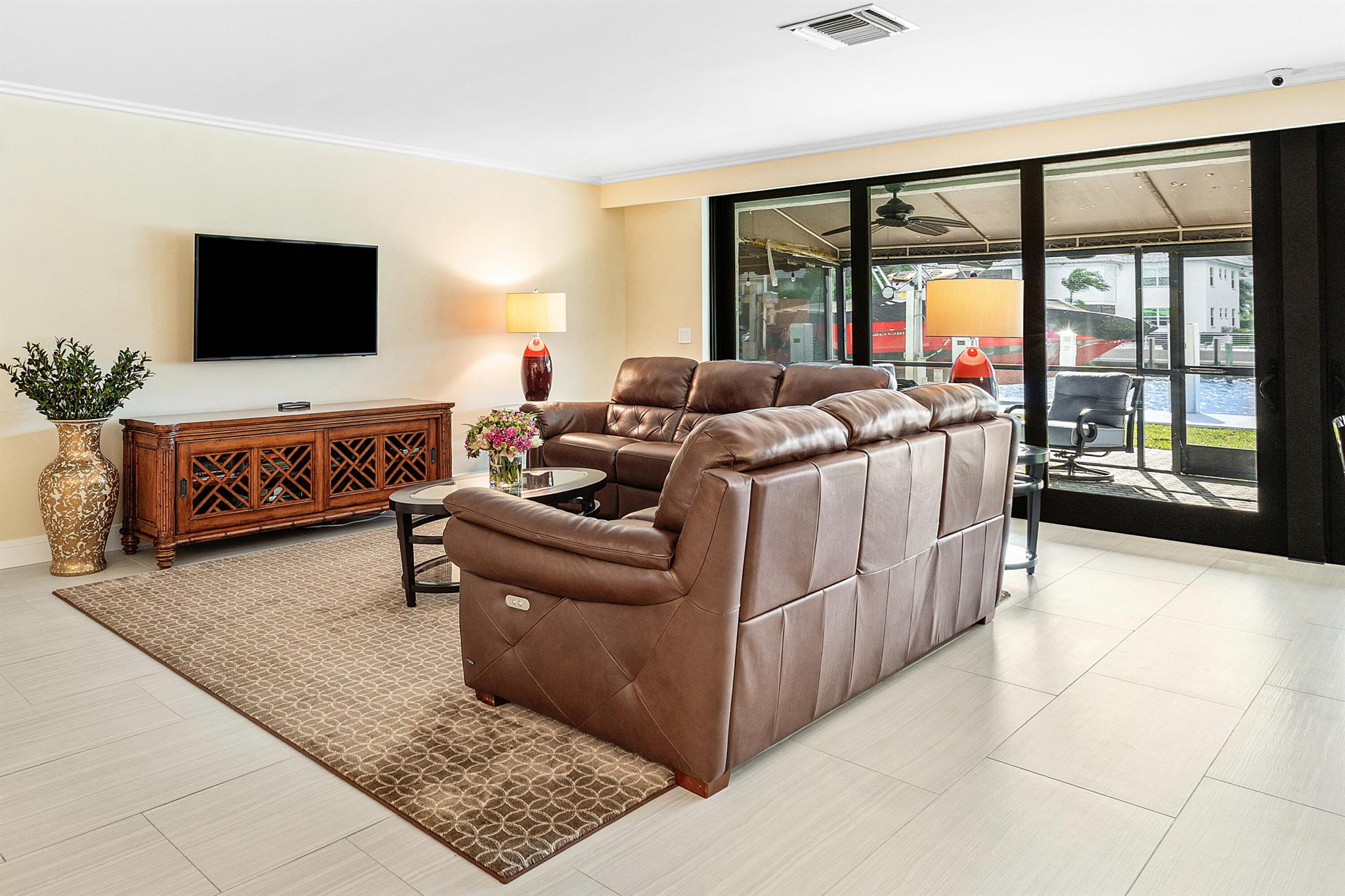 YACHTSMANS COVE TOWNHOUSE - Residential