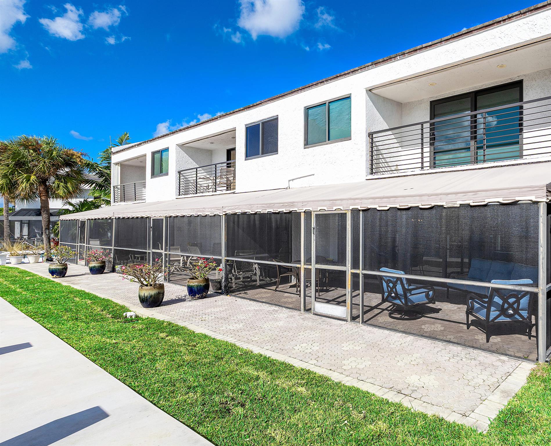 YACHTSMANS COVE TOWNHOUSE - Residential