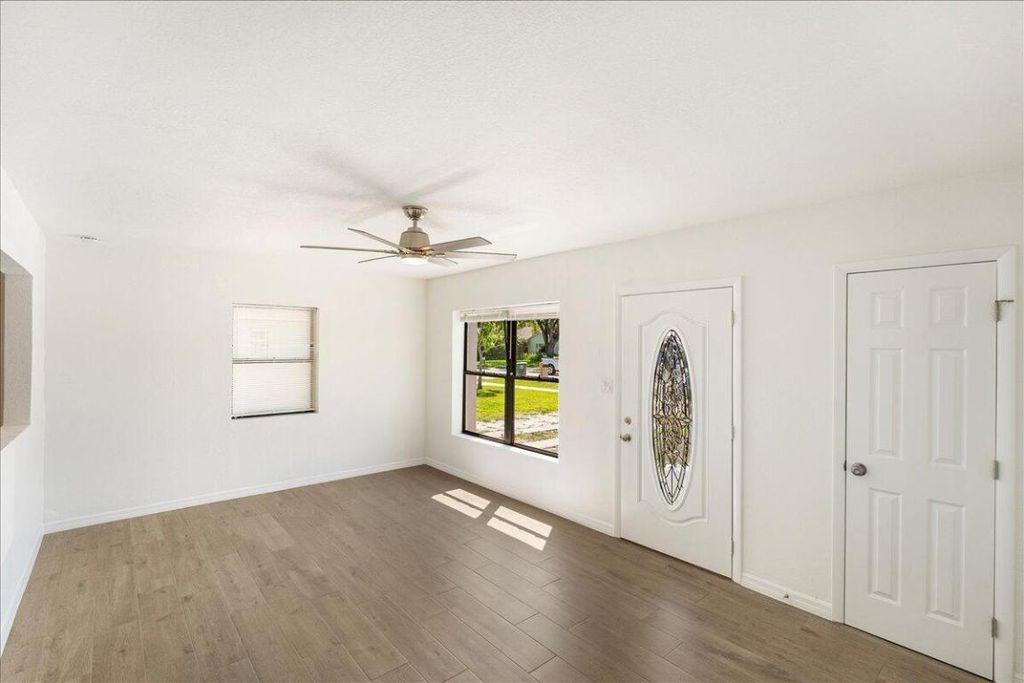 Photo of 1117 S 7th Street, Fort Pierce, FL 34950 (MLS # R10992412)