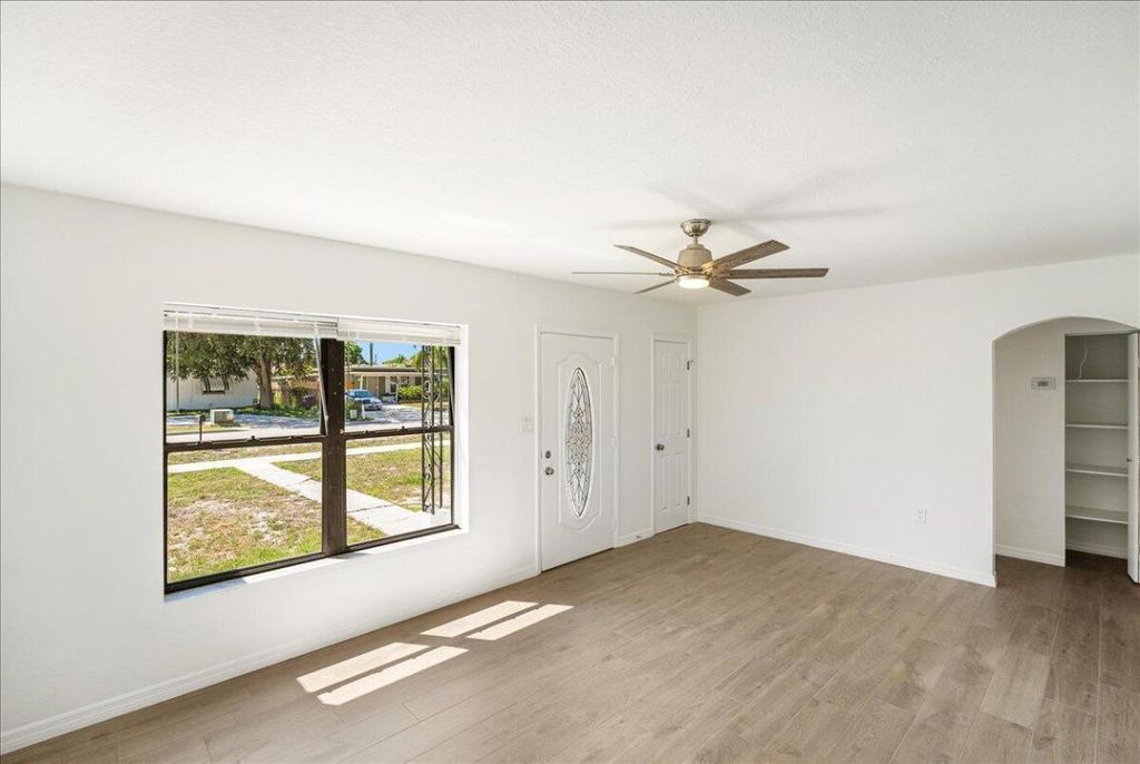 Photo of 1117 S 7th Street, Fort Pierce, FL 34950 (MLS # R10992412)