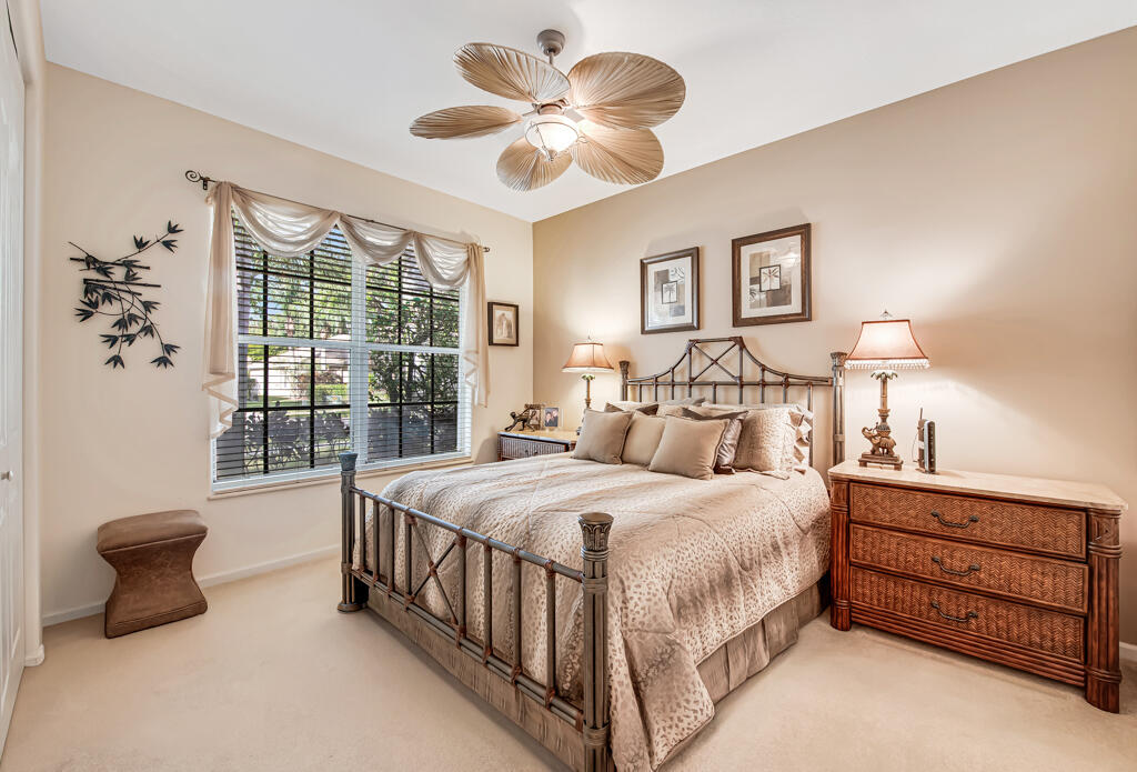 VALENCIA SHORES - Residential