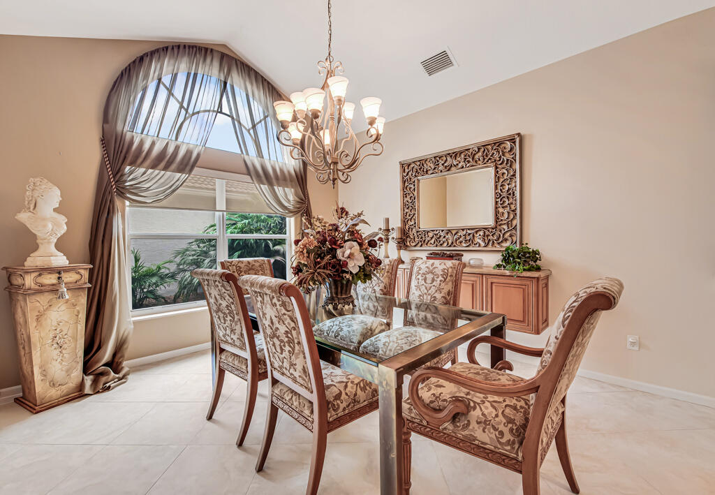 VALENCIA SHORES - Residential