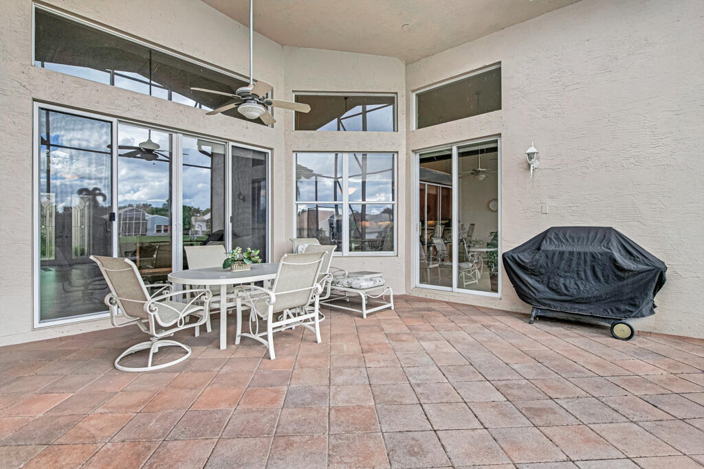 VALENCIA SHORES - Residential