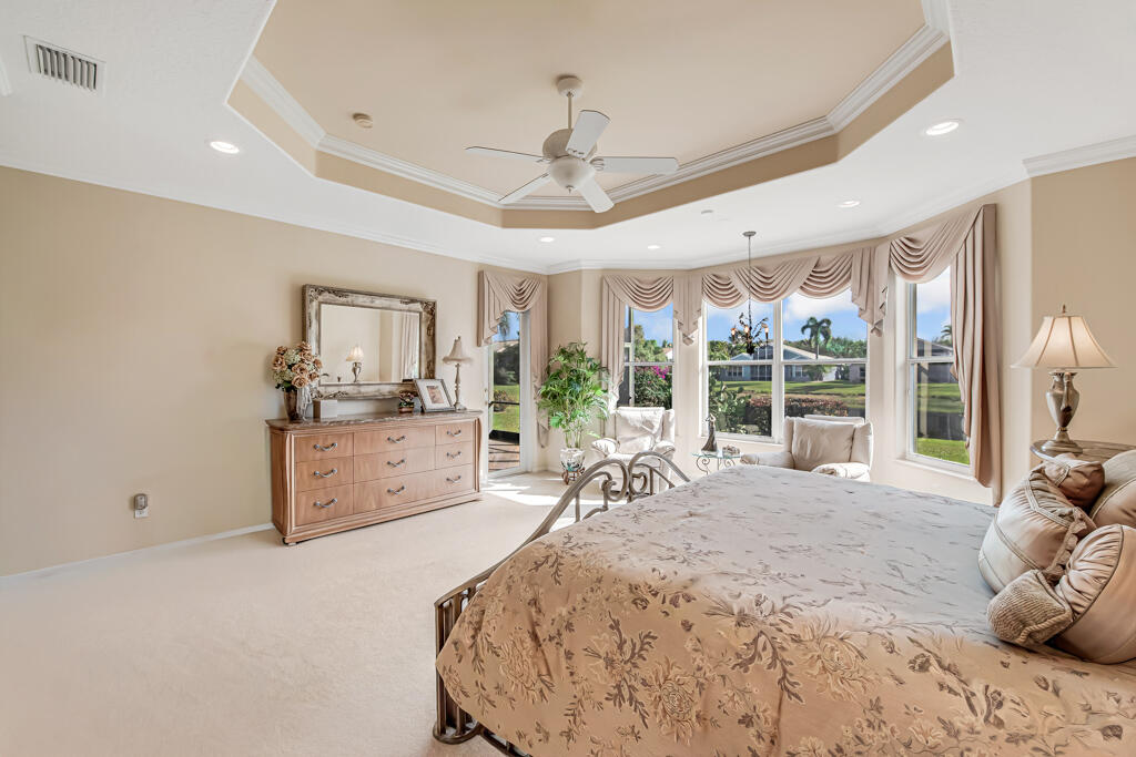 VALENCIA SHORES - Residential