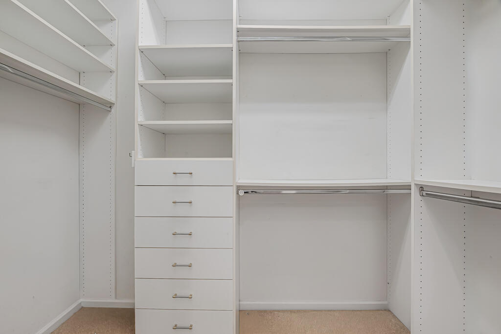 VALENCIA SHORES - Residential