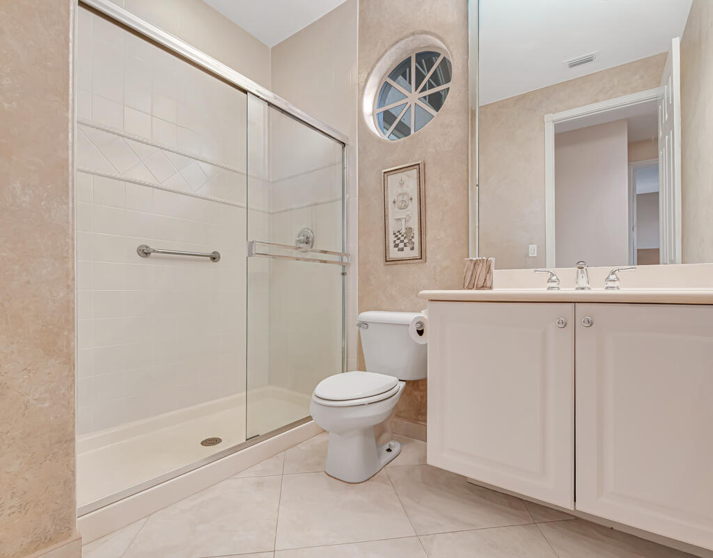 VALENCIA SHORES - Residential