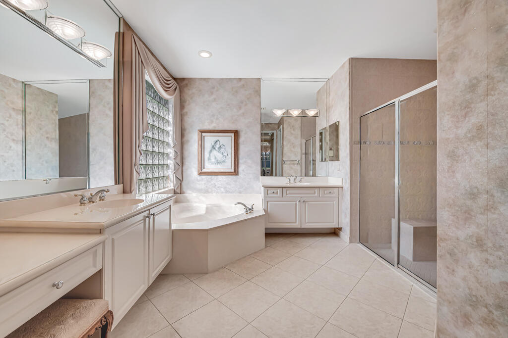 VALENCIA SHORES - Residential