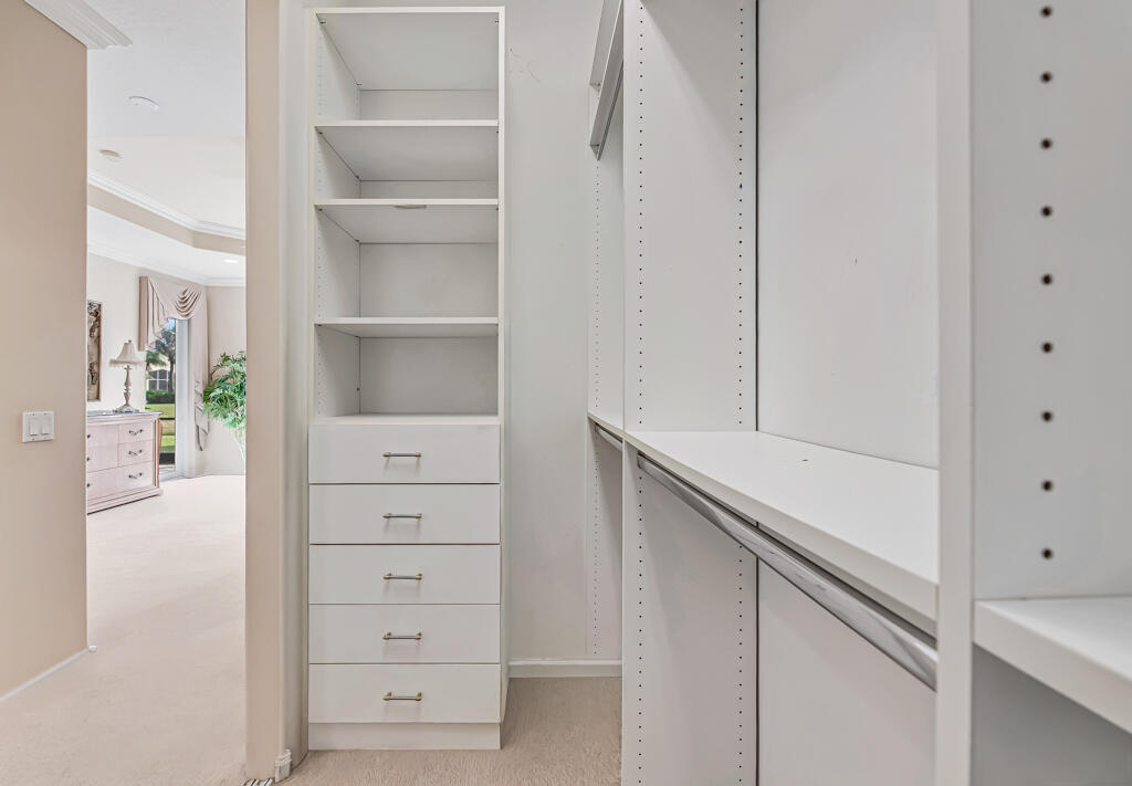 VALENCIA SHORES - Residential