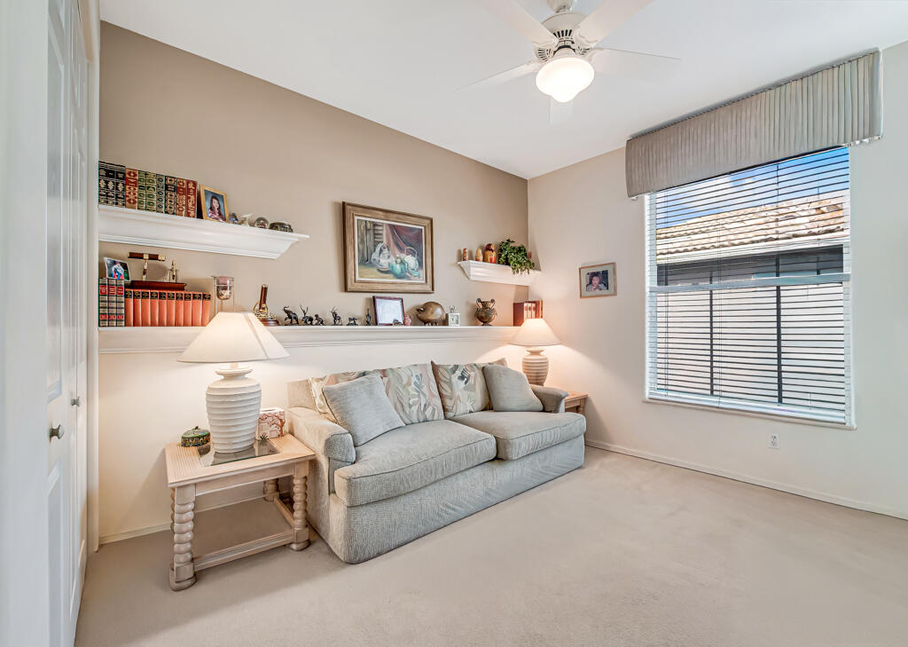 VALENCIA SHORES - Residential