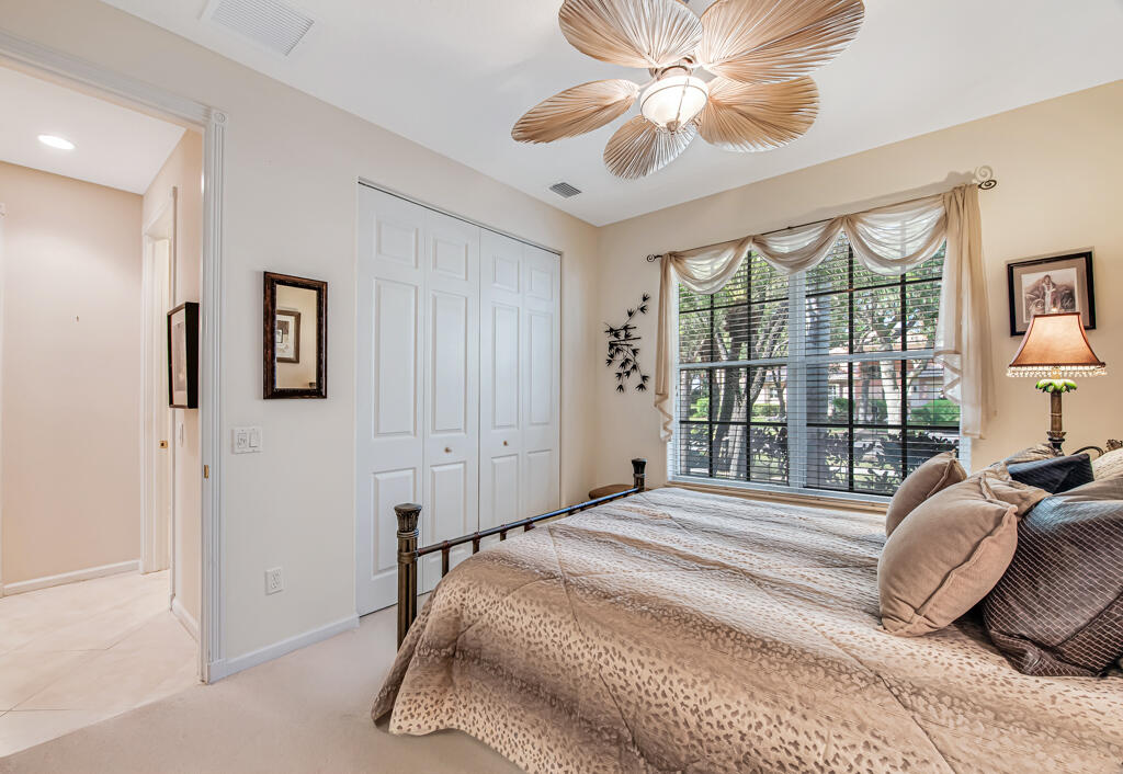 VALENCIA SHORES - Residential