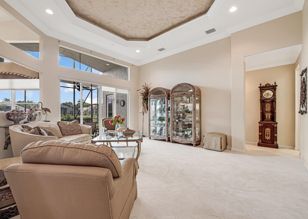 VALENCIA SHORES - Residential