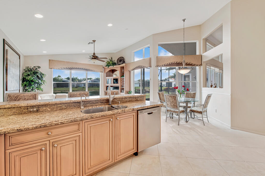 VALENCIA SHORES - Residential