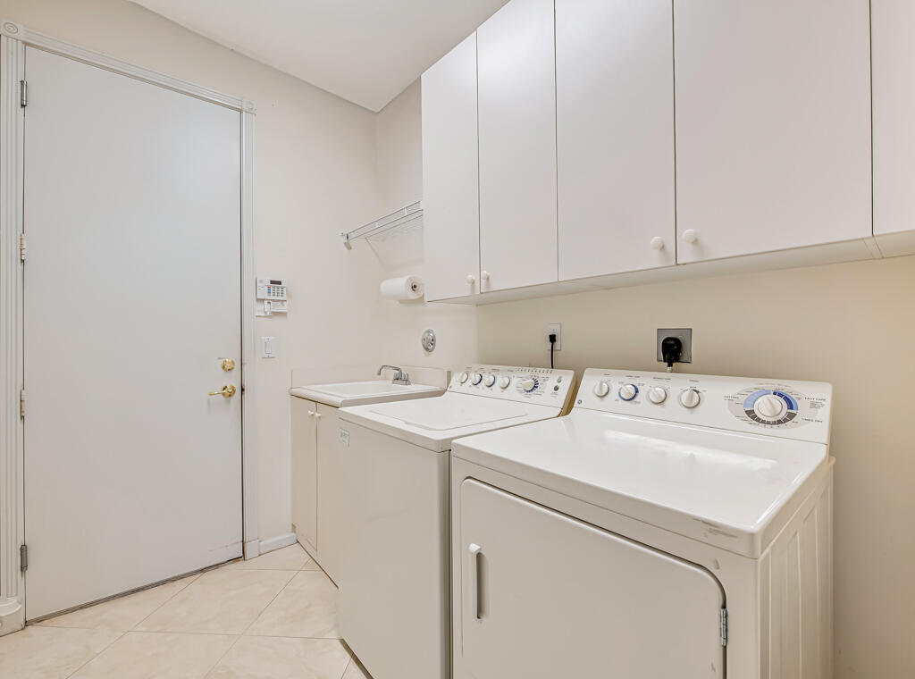 VALENCIA SHORES - Residential