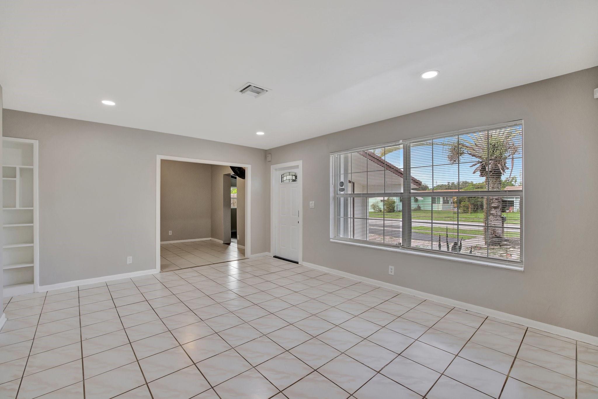 2730 SW 17th St