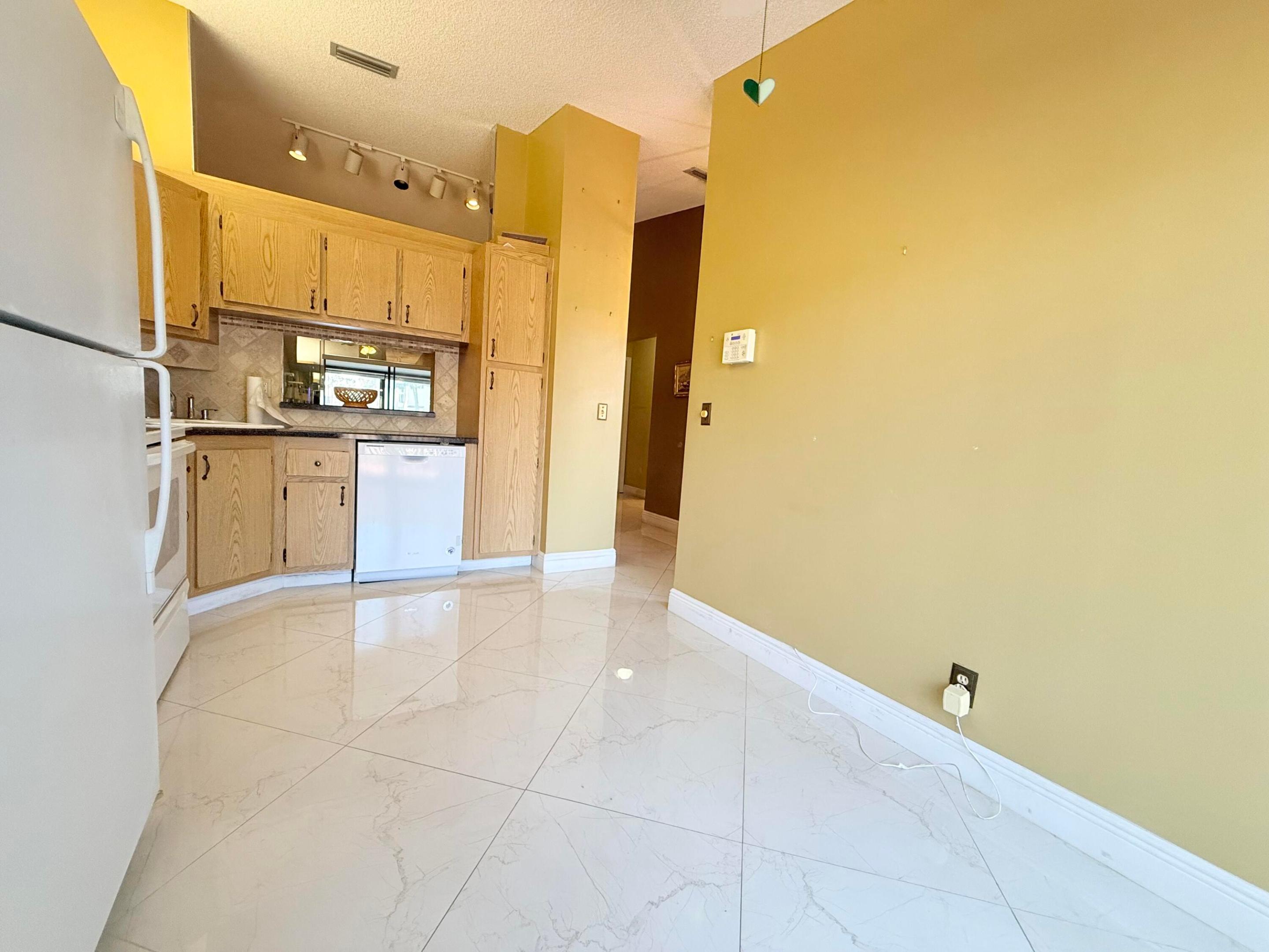 PINE RIDGE NORTH VILLAGE IV CONDO - Residential