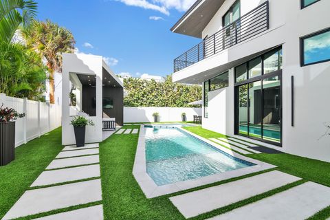 Photo of 355 E Boca Raton Road, Boca Raton, FL 33432 (MLS # R11161999)