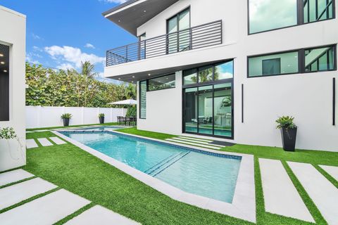 Tiny photo for 355 E Boca Raton Road, Boca Raton, FL 33432 (MLS # R11161999)