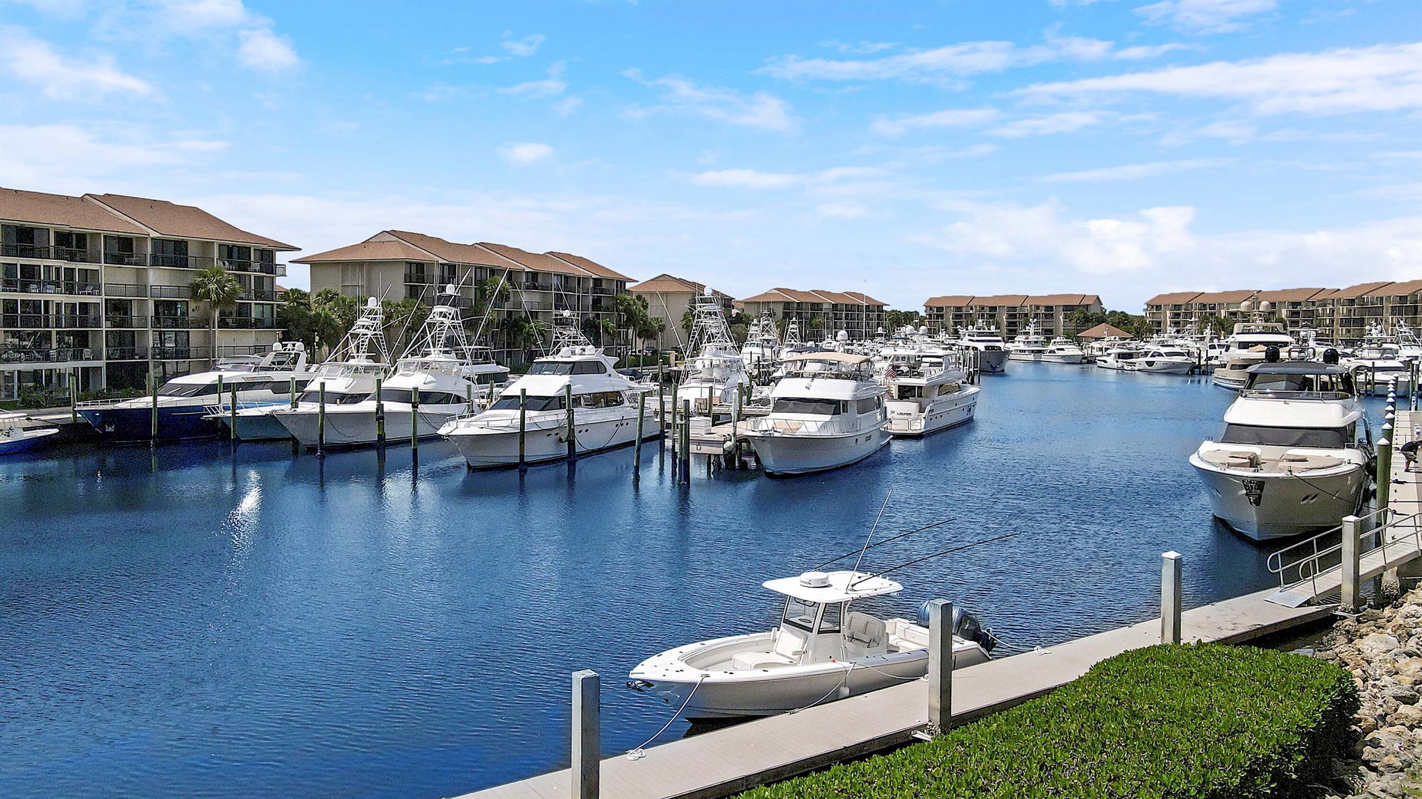 MARINA AT THE BLUFFS COND - Residential Lease