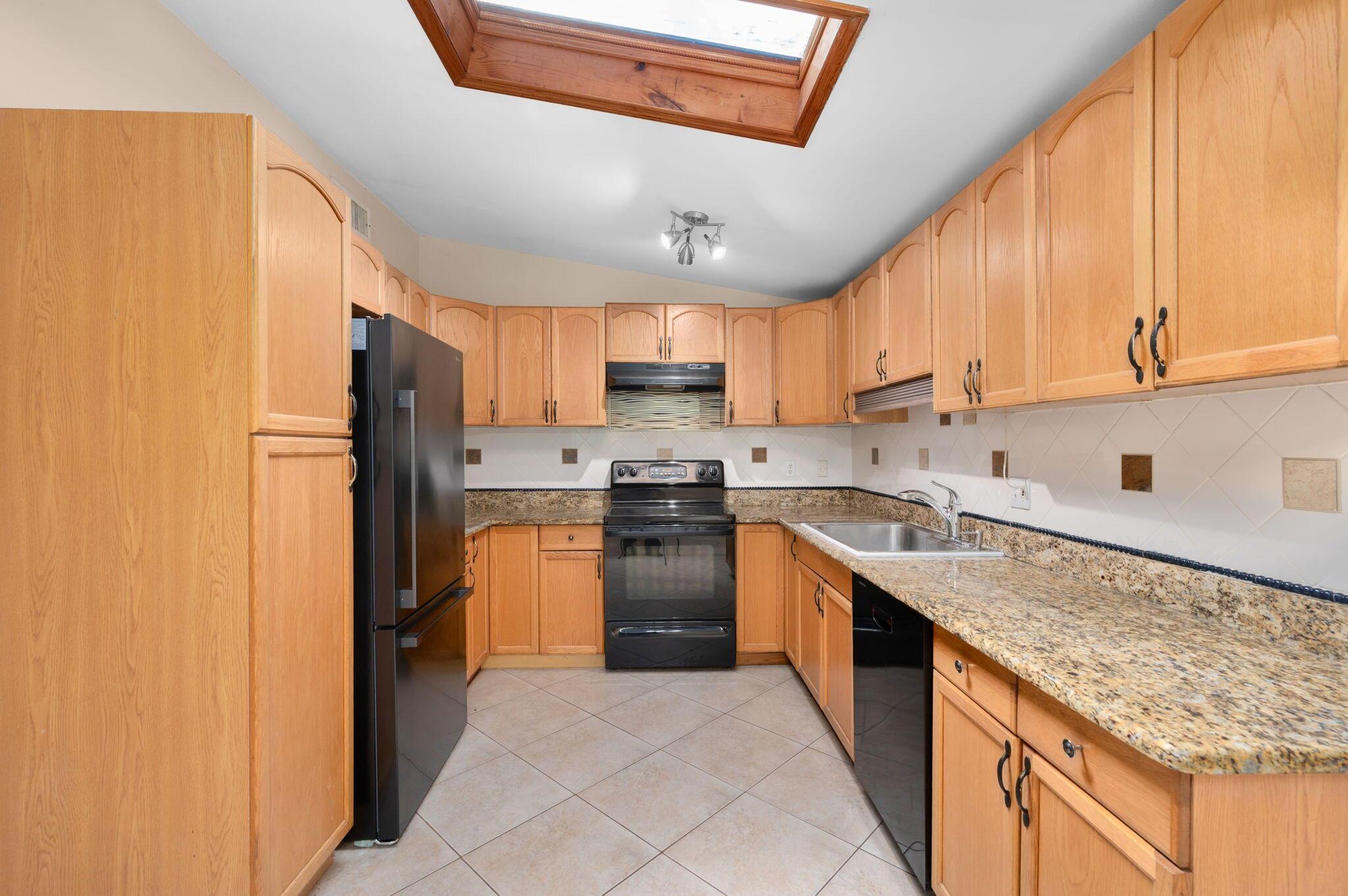 RIVER PARK-UNIT 2- BLK 14 - Residential