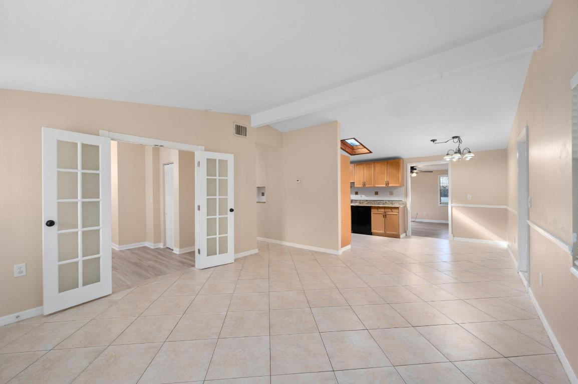 RIVER PARK-UNIT 2- BLK 14 LOT 2 (MAP 34/22N) (OR 3 - Residential