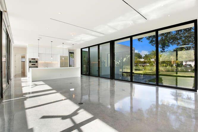 HIBISCUS LAKE EST - Residential