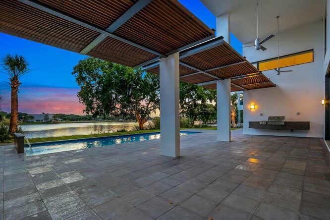 HIBISCUS LAKE EST - Residential