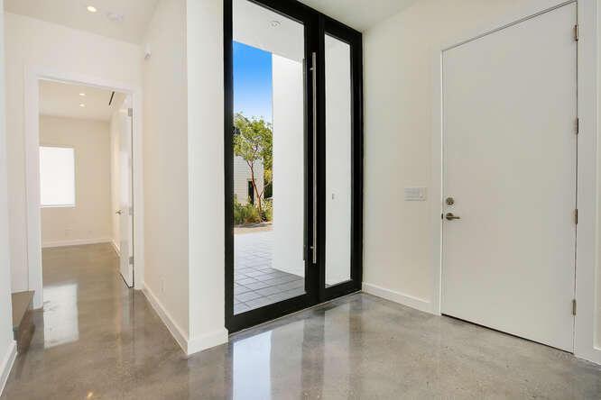 HIBISCUS LAKE EST - Residential