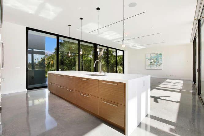 HIBISCUS LAKE EST - Residential