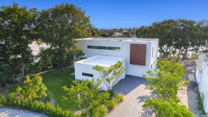 HIBISCUS LAKE EST - Residential