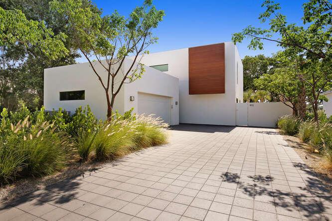 HIBISCUS LAKE EST - Residential