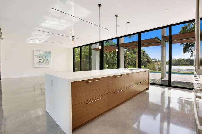 HIBISCUS LAKE EST - Residential