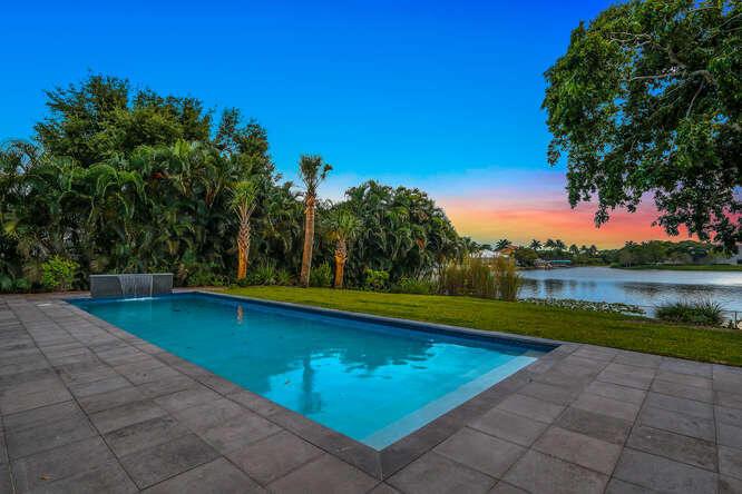 HIBISCUS LAKE EST - Residential