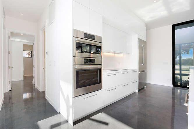 HIBISCUS LAKE EST - Residential