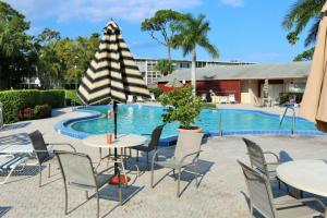 LAKE CLARKE GARDENS CONDO 5 - Residential