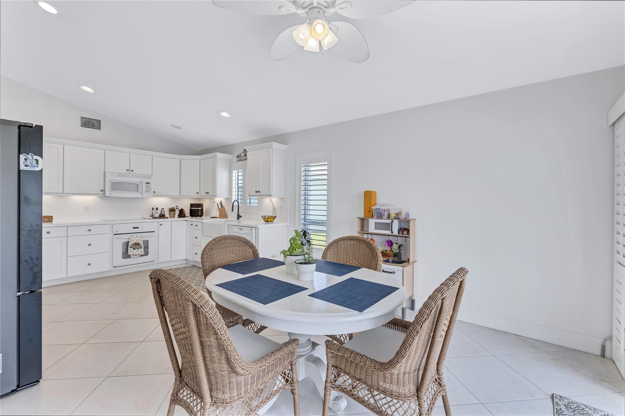 BOCA LANDINGS - Residential