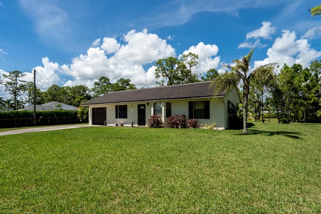 Photo of 17023 80th Street N. St, Loxahatchee, FL 33470 (MLS # R10829540)
