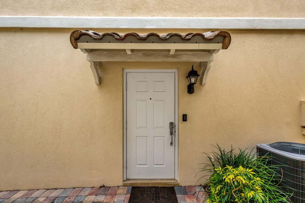 Photo of 178 Santa Barbara Way, Palm Beach Gardens, FL 33410 (MLS # R10988377)