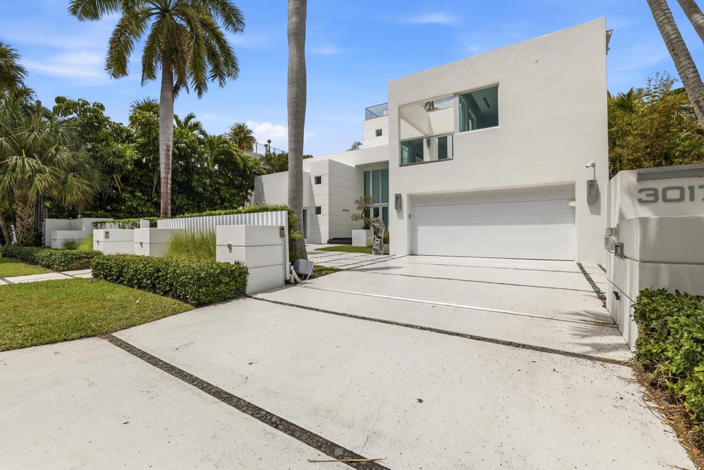 Photo of 3017 N ATLANTIC Boulevard, Fort Lauderdale, FL 33308 (MLS # B26056925)