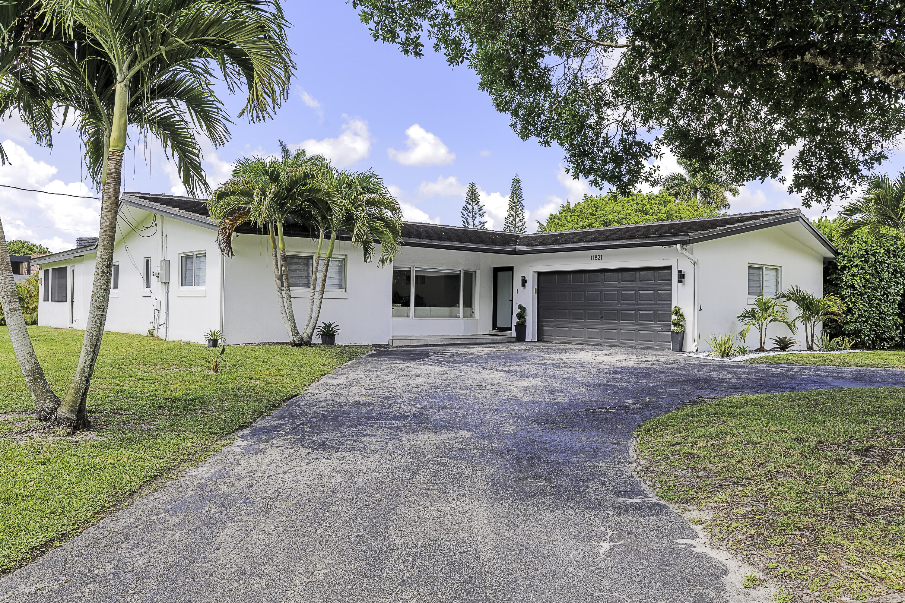 11821 NW 6th Court